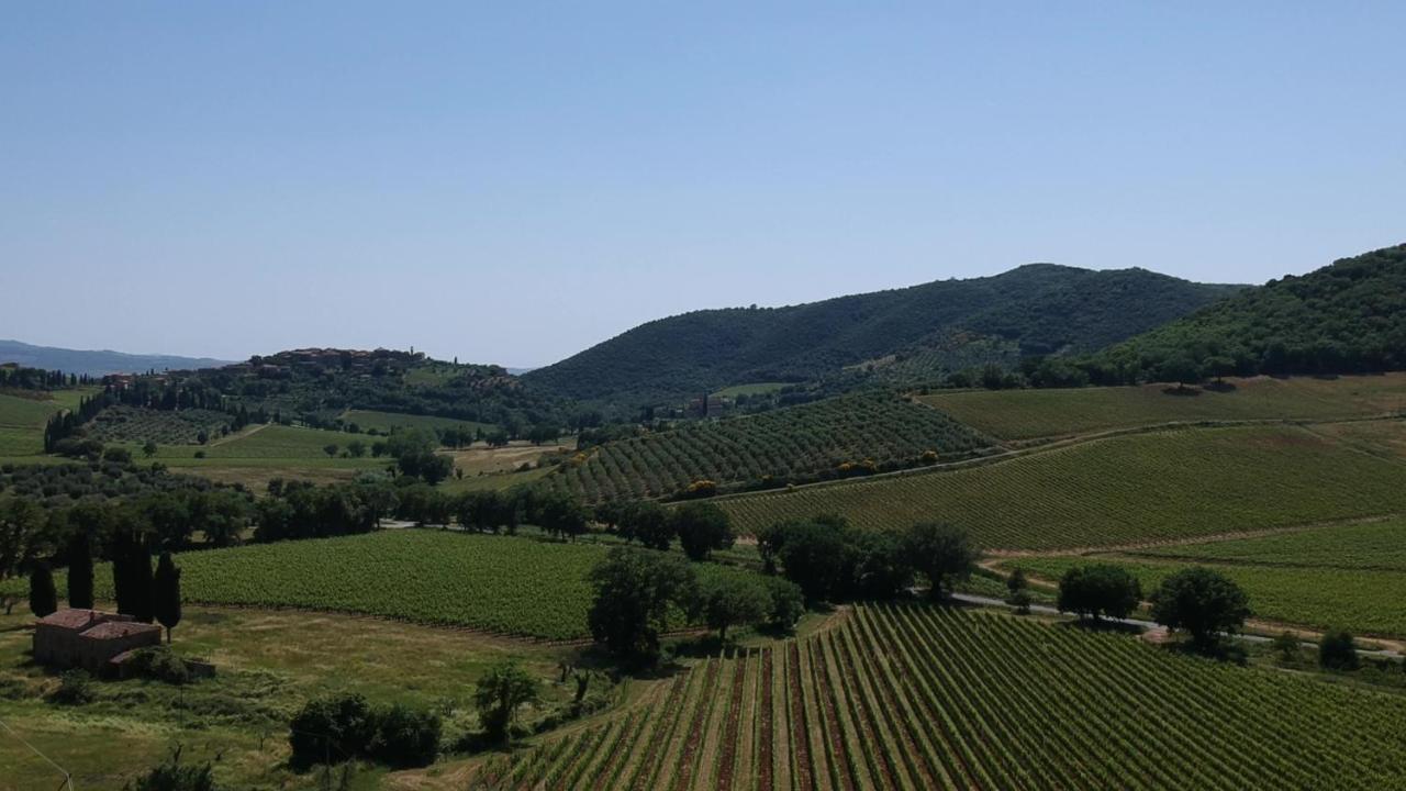 La Poderina Appartamenti Castelnuovo dell'Abate Luaran gambar
